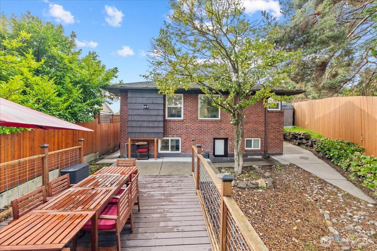 8250 Corliss Avenue N Seattle WA 98103