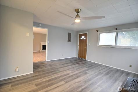 18701 3rd Avenue S Burien WA 98148