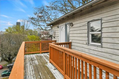 338 16th Avenue Seattle WA 98122