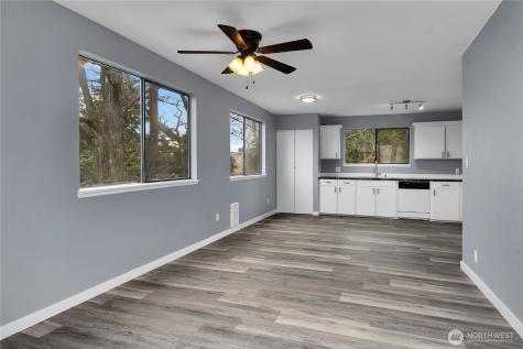 338 16th Avenue Seattle WA 98122