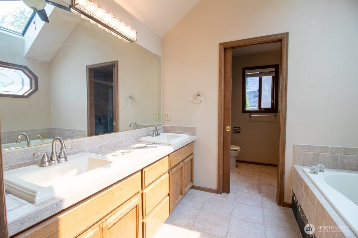 24435 SE 42nd Place Issaquah WA 98029