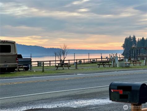 27051 N Us Highway 101 Hoodsport WA 98548