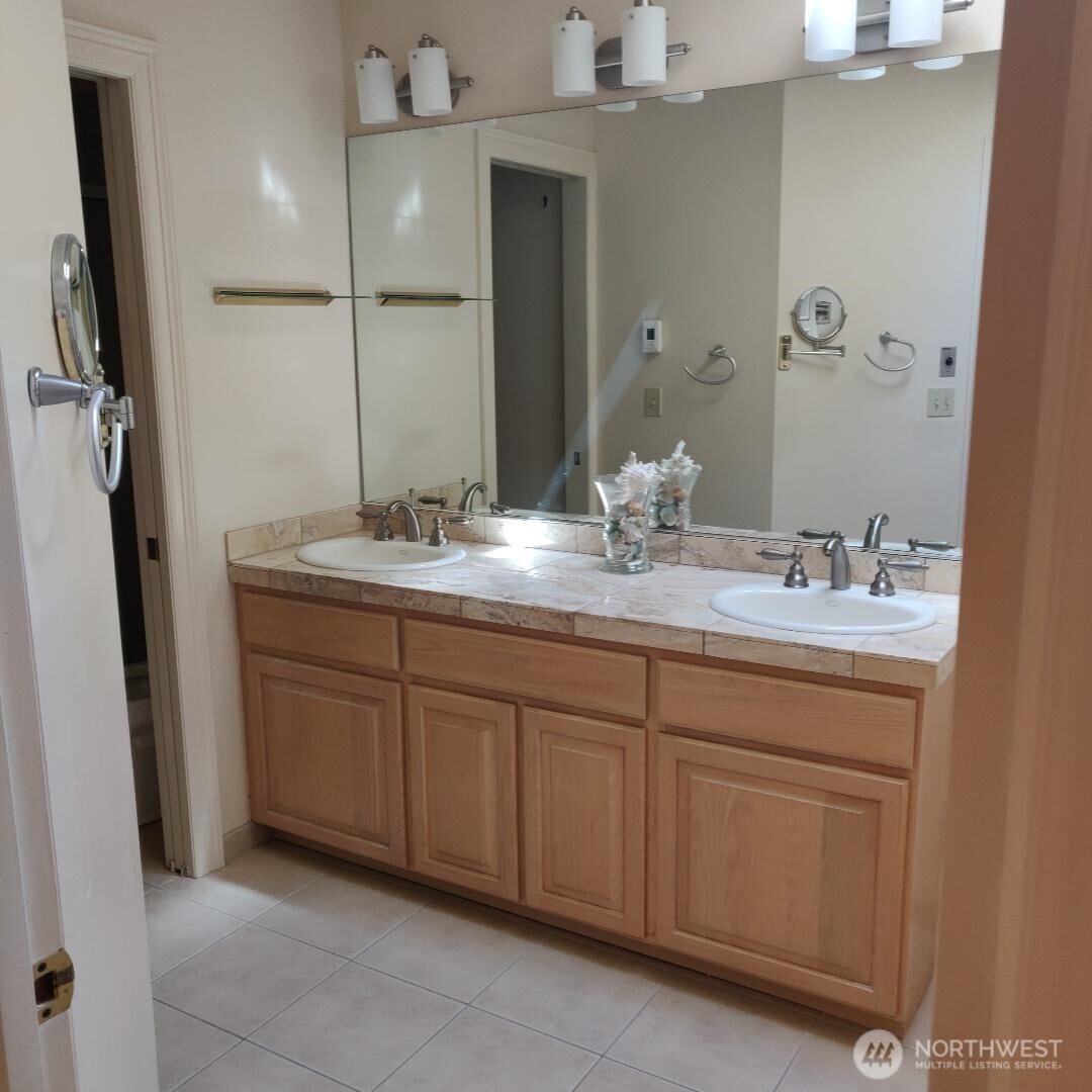 8511 Ferncliff Avenue NE Bainbridge Island WA 98110