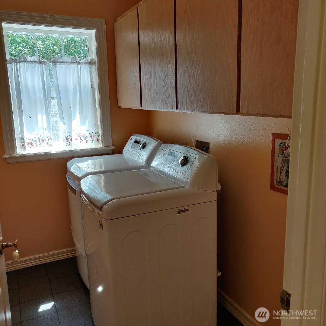 8511 Ferncliff Avenue NE Bainbridge Island WA 98110