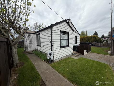 656 SW 149th Street Burien WA 98166