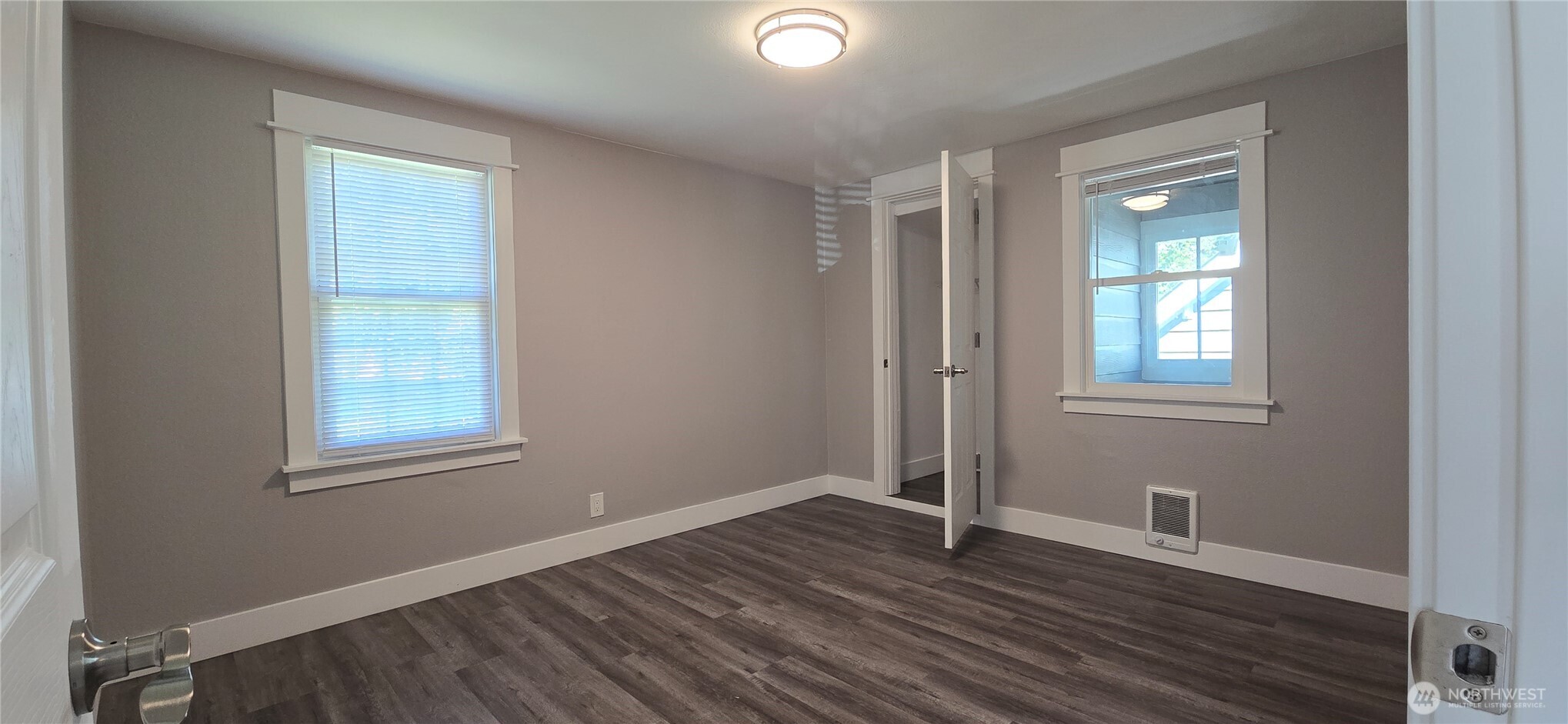 12053 70 Th Avenue S Seattle WA 98178
