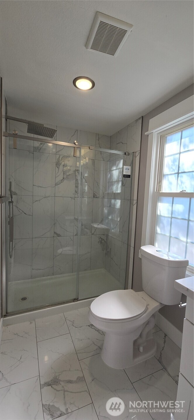 12053 70 Th Avenue S Seattle WA 98178