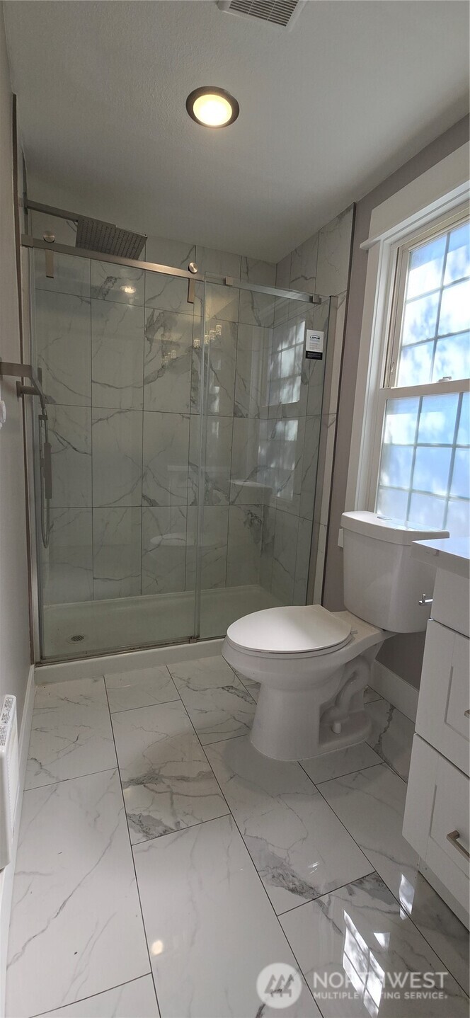 12053 70 Th Avenue S Seattle WA 98178