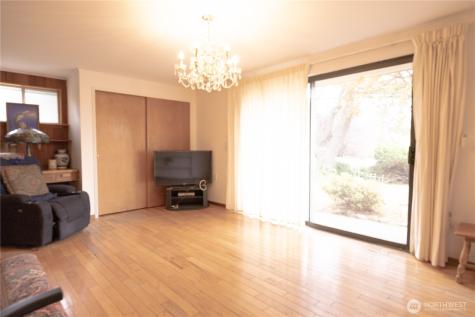 2105 100th Avenue NE Bellevue WA 98004