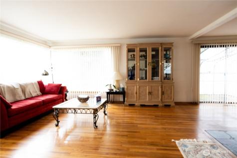 2105 100th Avenue NE Bellevue WA 98004