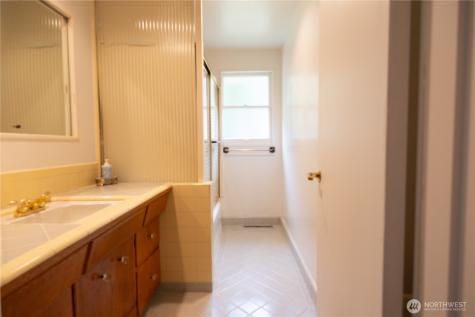 2105 100th Avenue NE Bellevue WA 98004