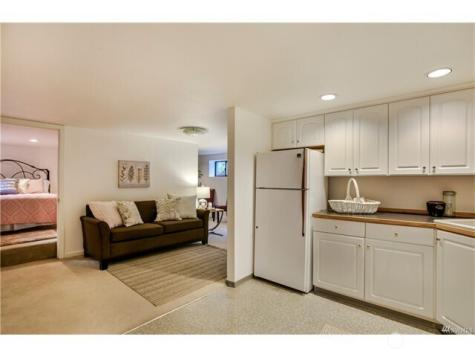 4022 59th Avenue SW Seattle WA 98116