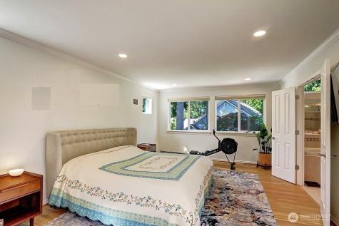 13028 NE 70th Drive Kirkland WA 98033