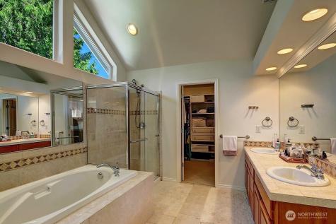 13028 NE 70th Drive Kirkland WA 98033