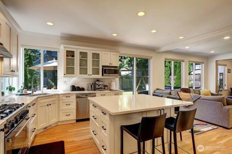 13028 NE 70th Drive Kirkland WA 98033