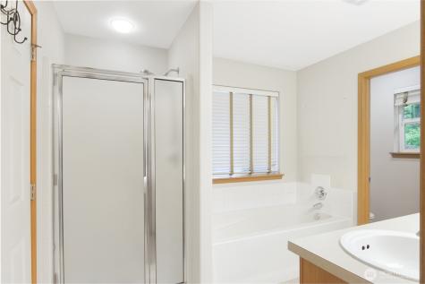 27824 242nd Place SE Maple Valley WA 98038