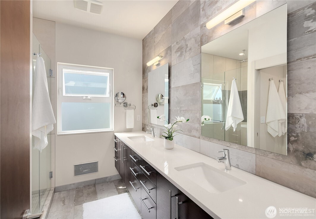 3635 Carr Place N Seattle WA 98103