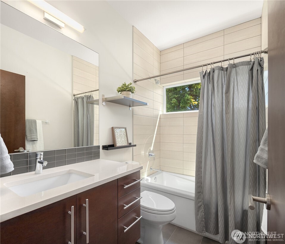 3635 Carr Place N Seattle WA 98103