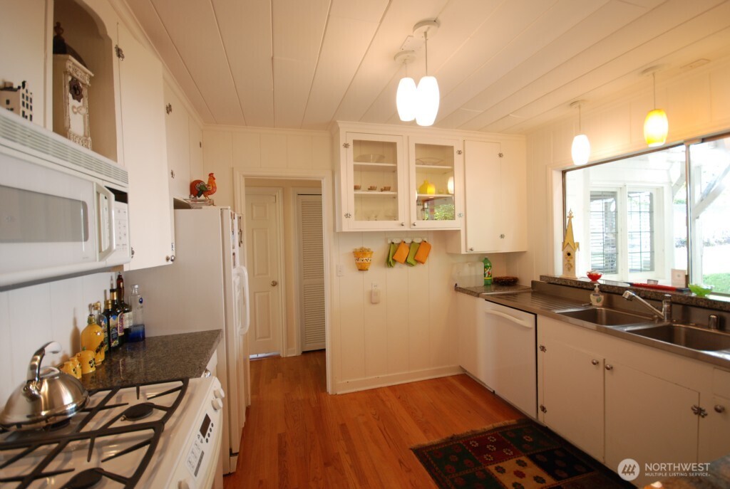 4610 Lake Wa Boulevard NE Kirkland WA 98033