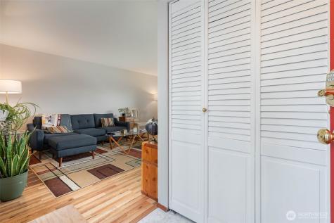 2107 SE 21st Court Renton WA 98055