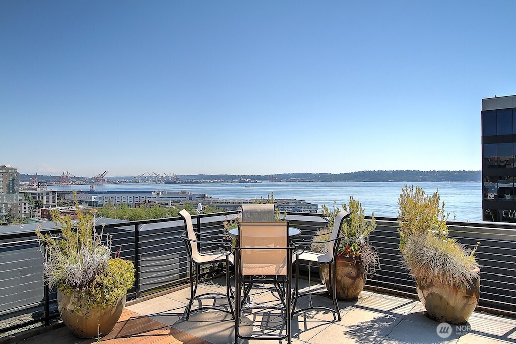 3104 Western Avenue Seattle WA 98121