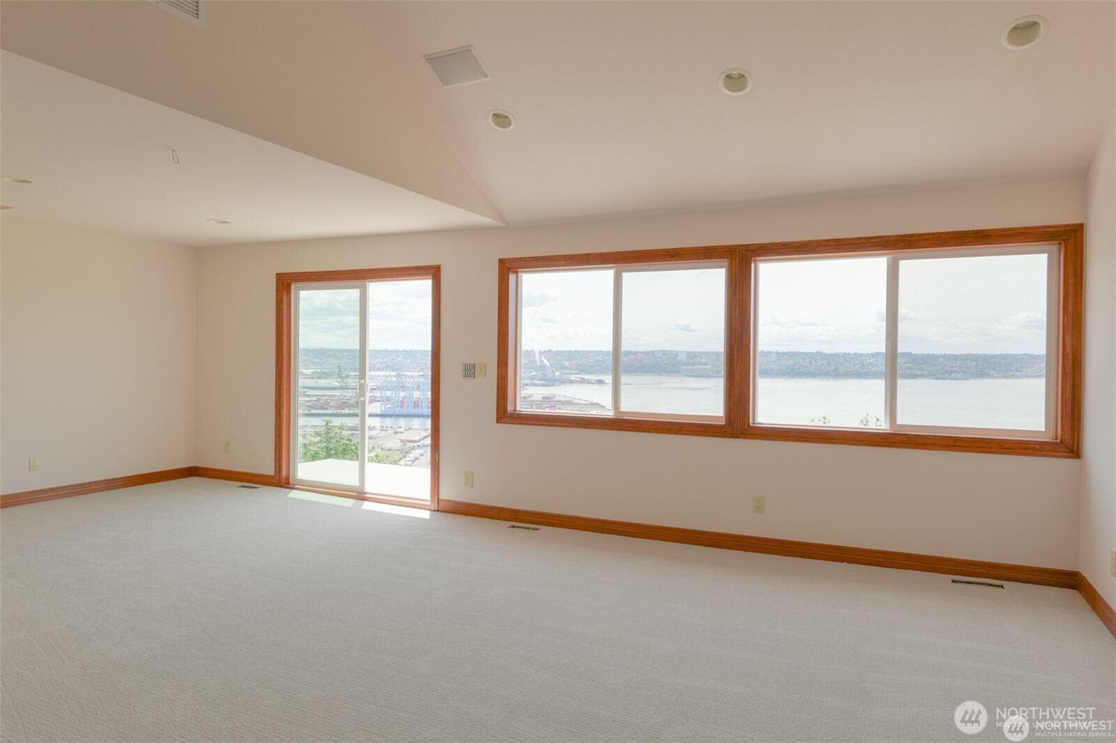 3220 Loma Court NE Tacoma WA 98422