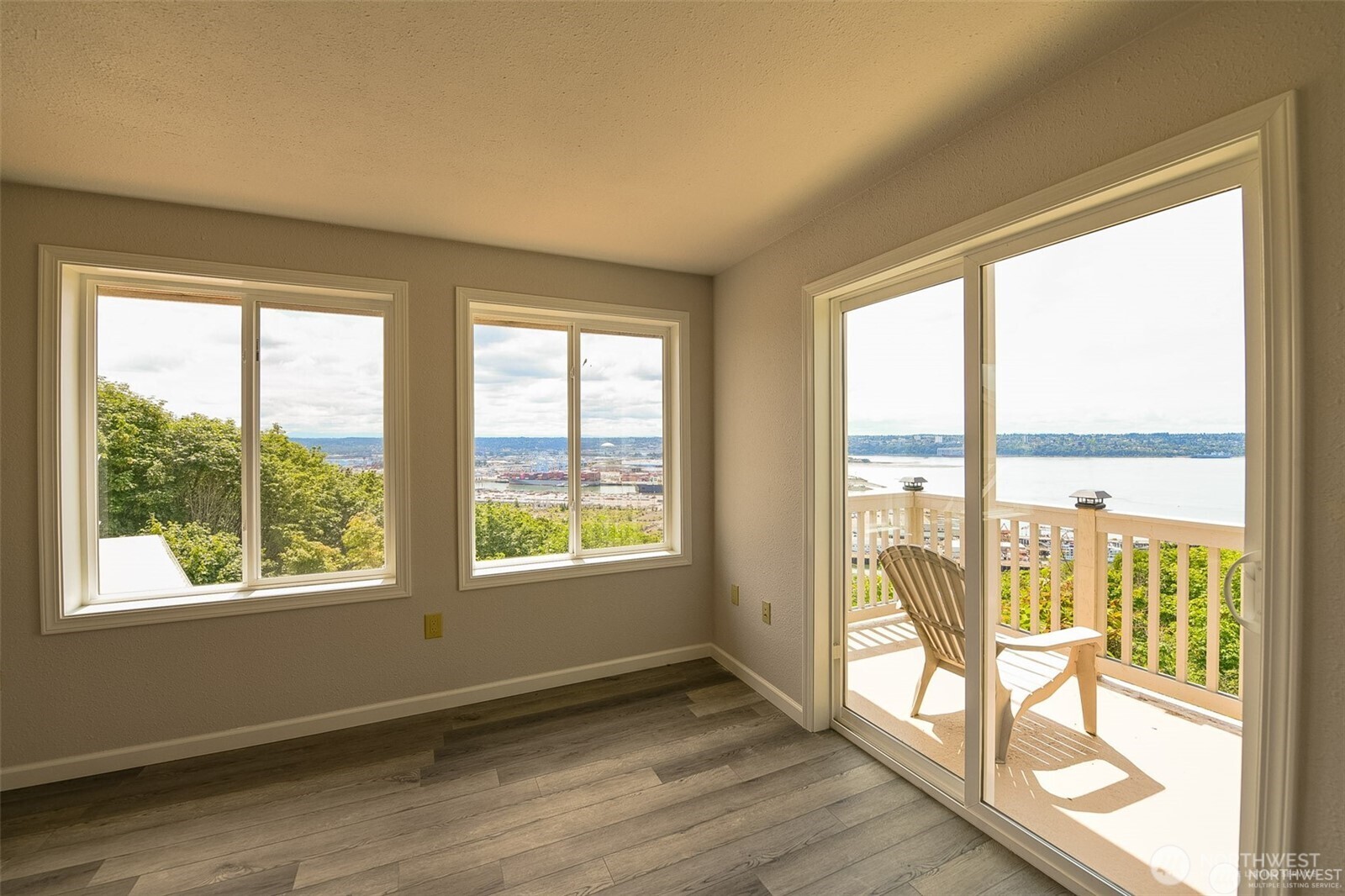 3220 Loma Court NE Tacoma WA 98422