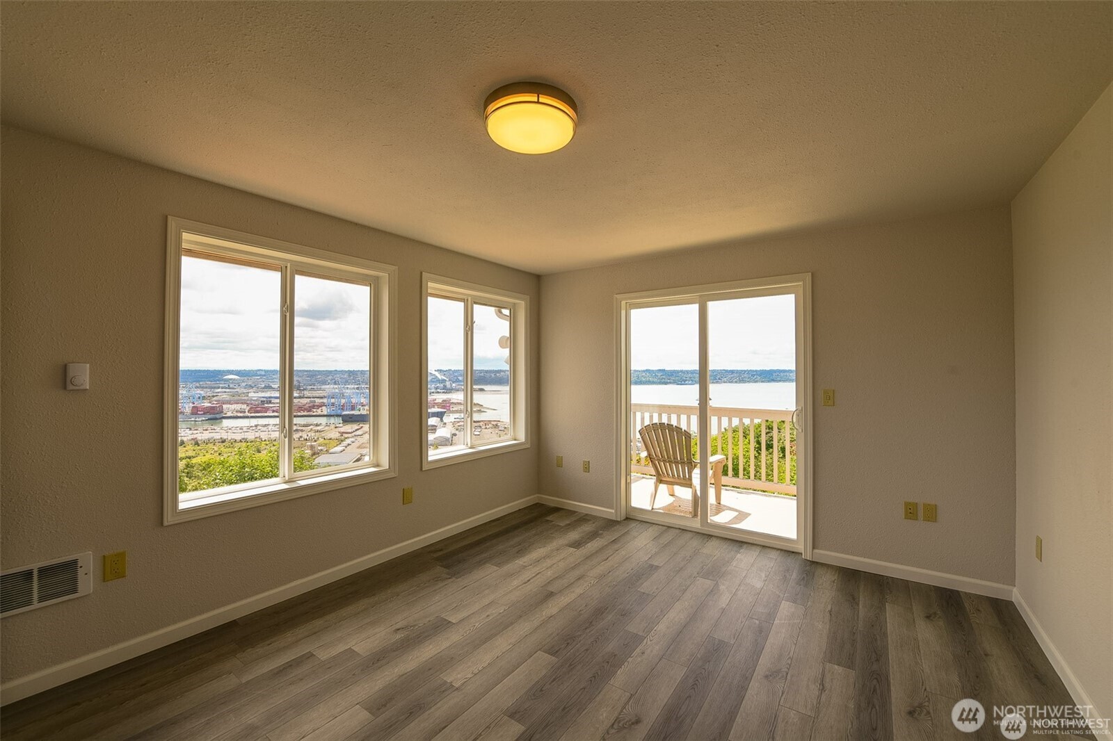 3220 Loma Court NE Tacoma WA 98422