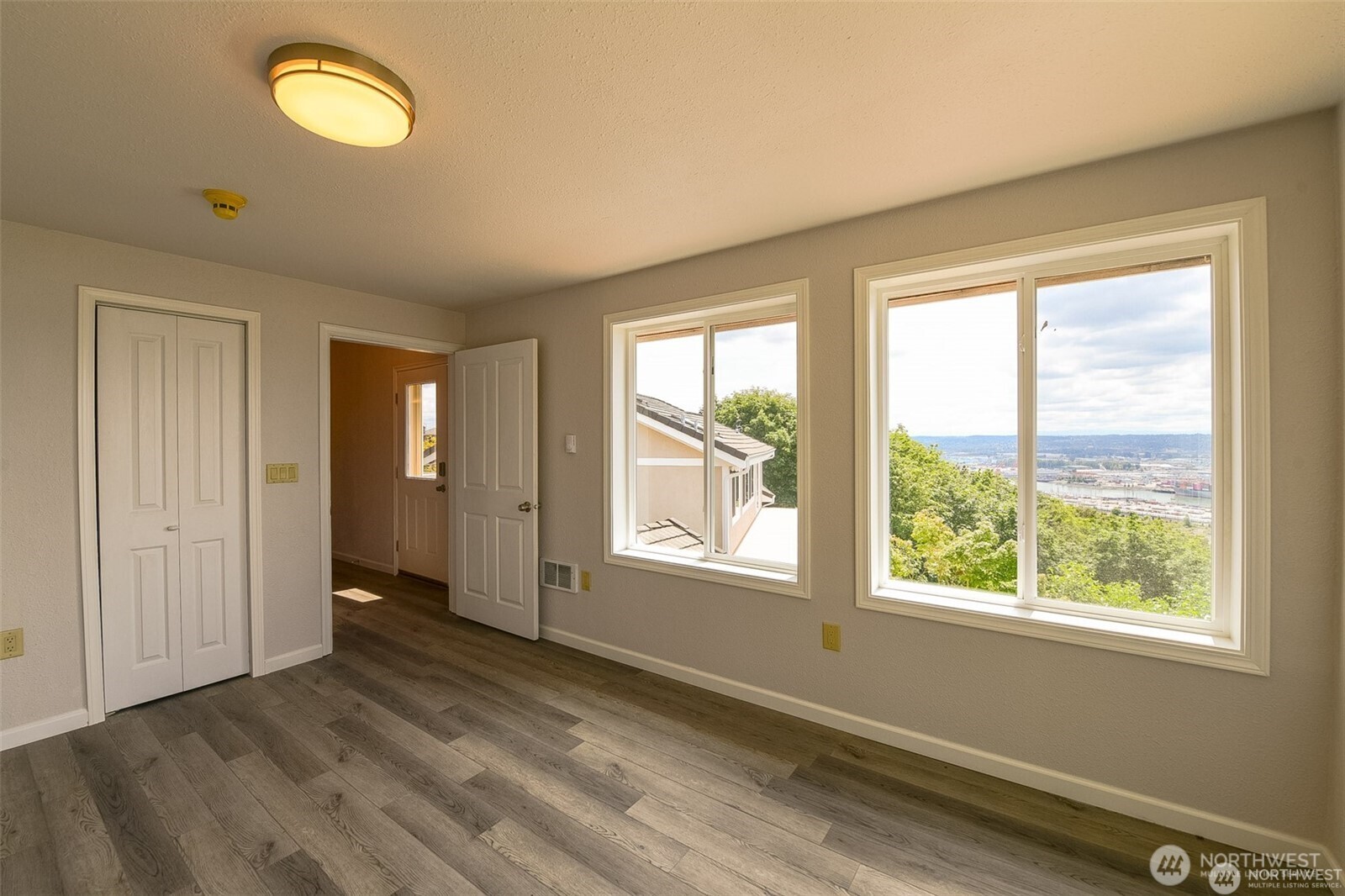 3220 Loma Court NE Tacoma WA 98422