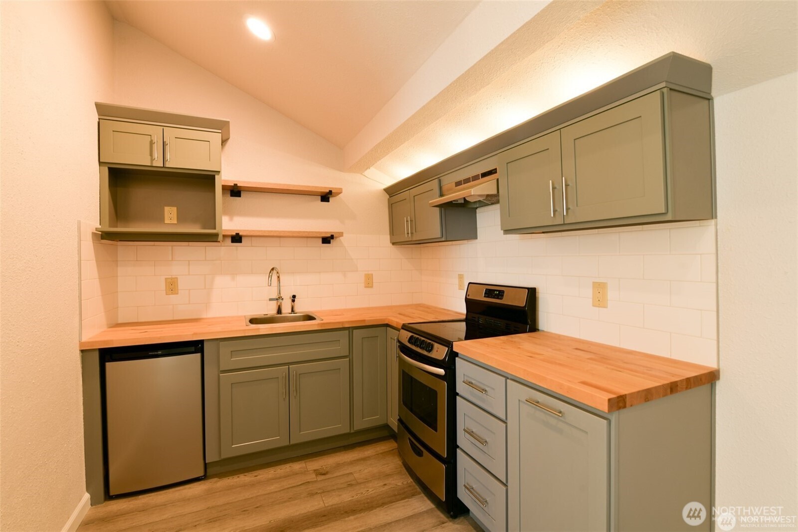 3220 Loma Court NE Tacoma WA 98422