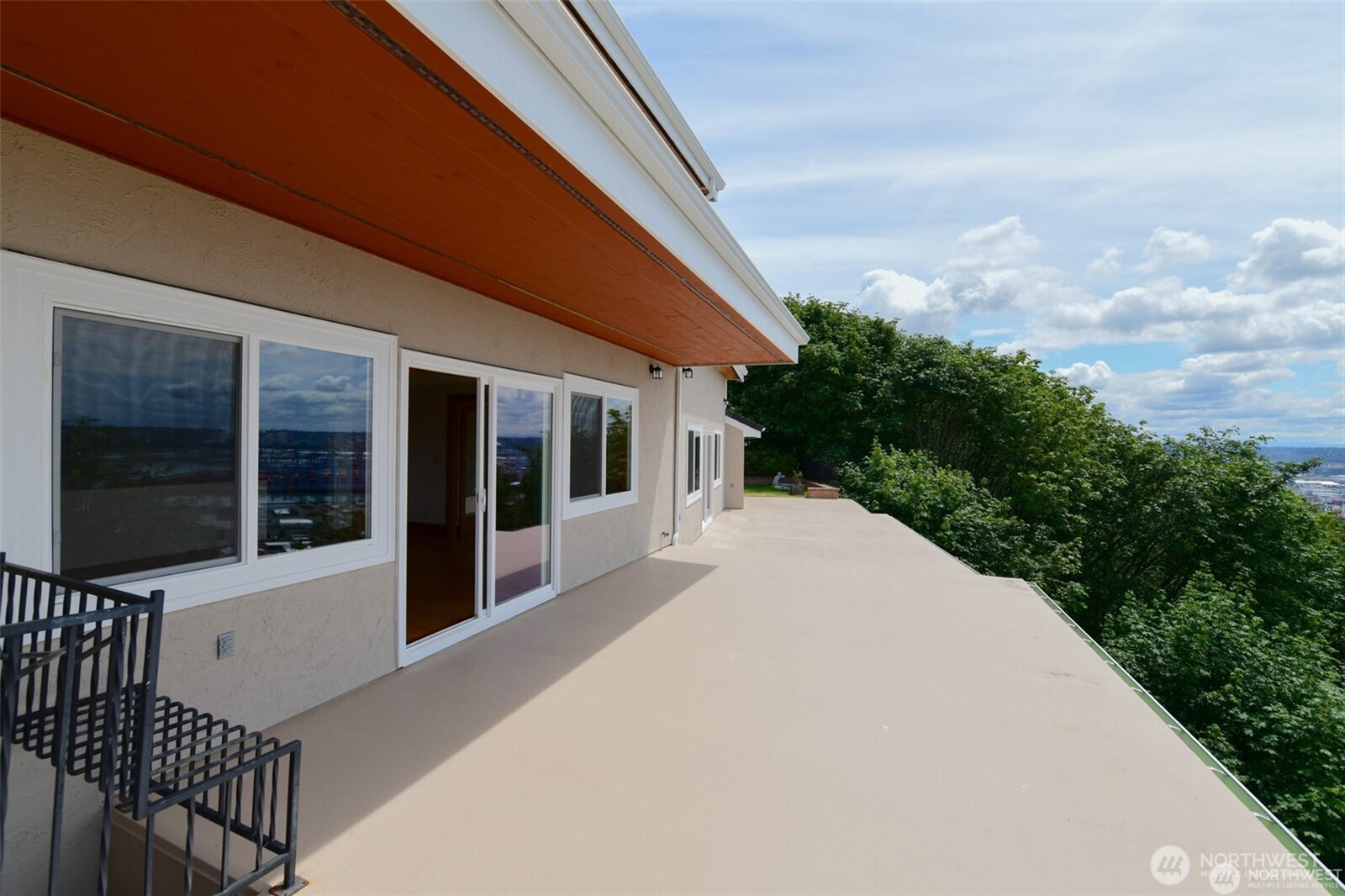 3220 Loma Court NE Tacoma WA 98422