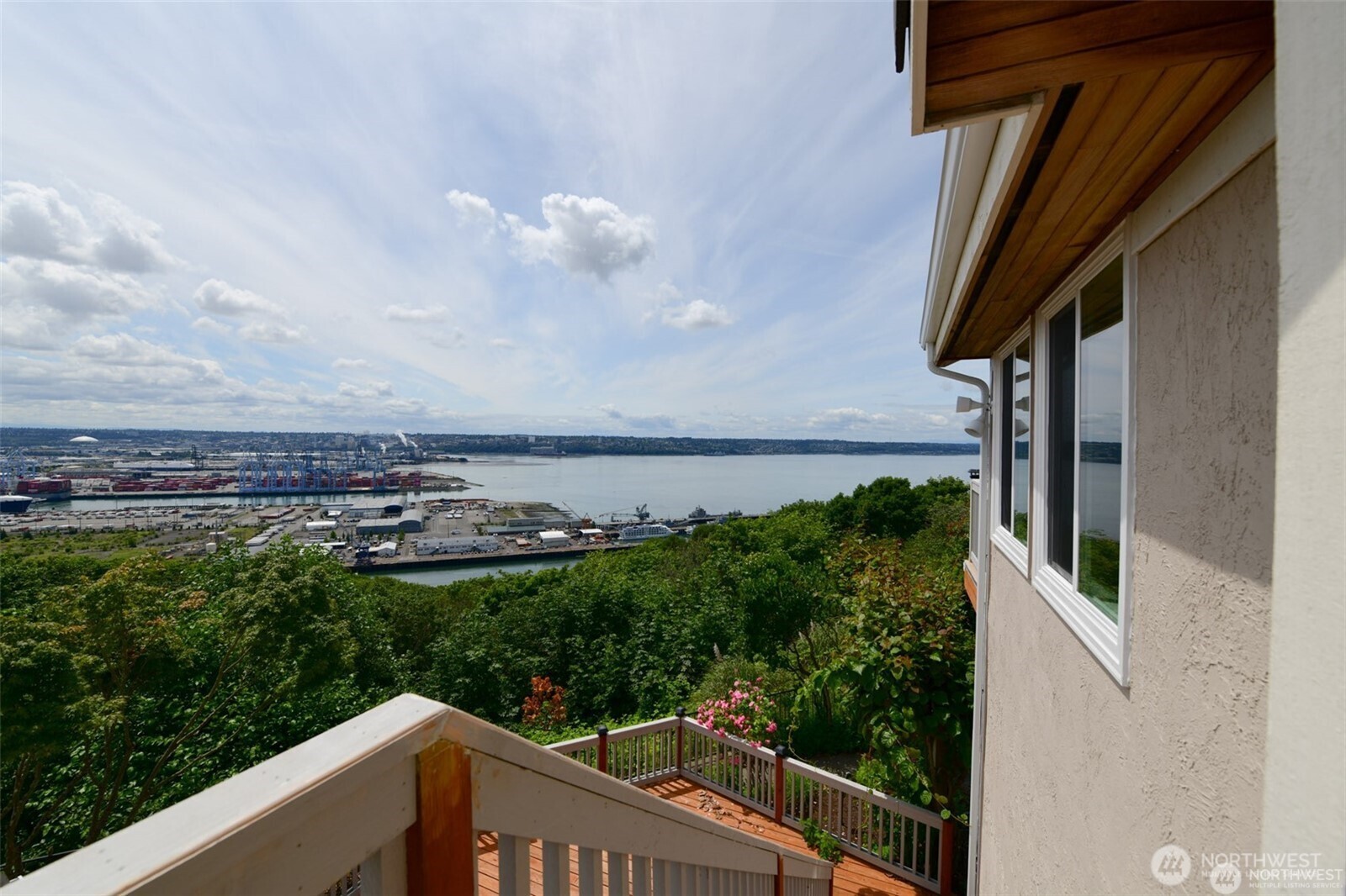 3220 Loma Court NE Tacoma WA 98422