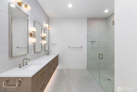 2202 102nd Place SE Bellevue WA 98004