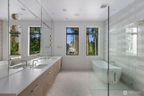 2202 102nd Place SE Bellevue WA 98004