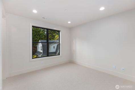 2202 102nd Place SE Bellevue WA 98004