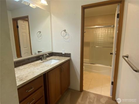 24417 SE 17th Place Sammamish WA 98075