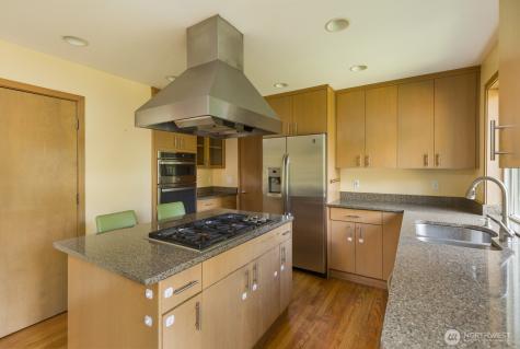 16434 SE 58th Place Bellevue WA 98006