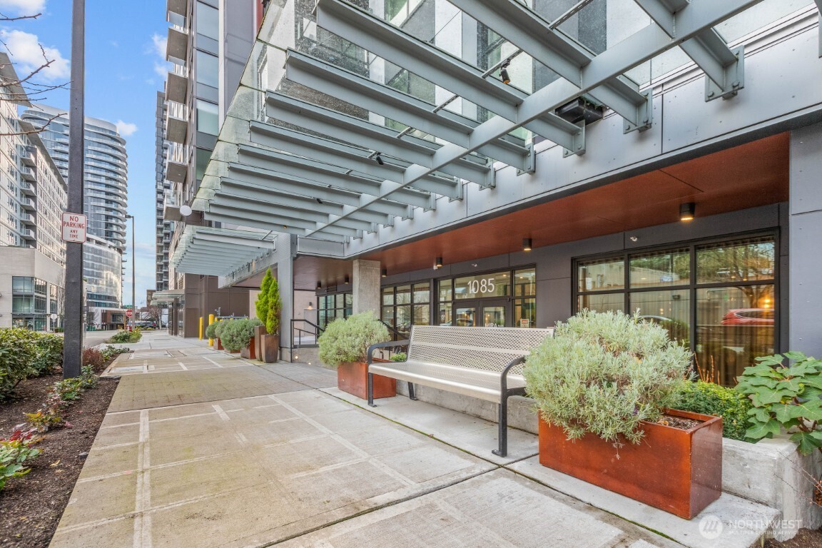 1085 103rd Avenue NE Bellevue WA 98004