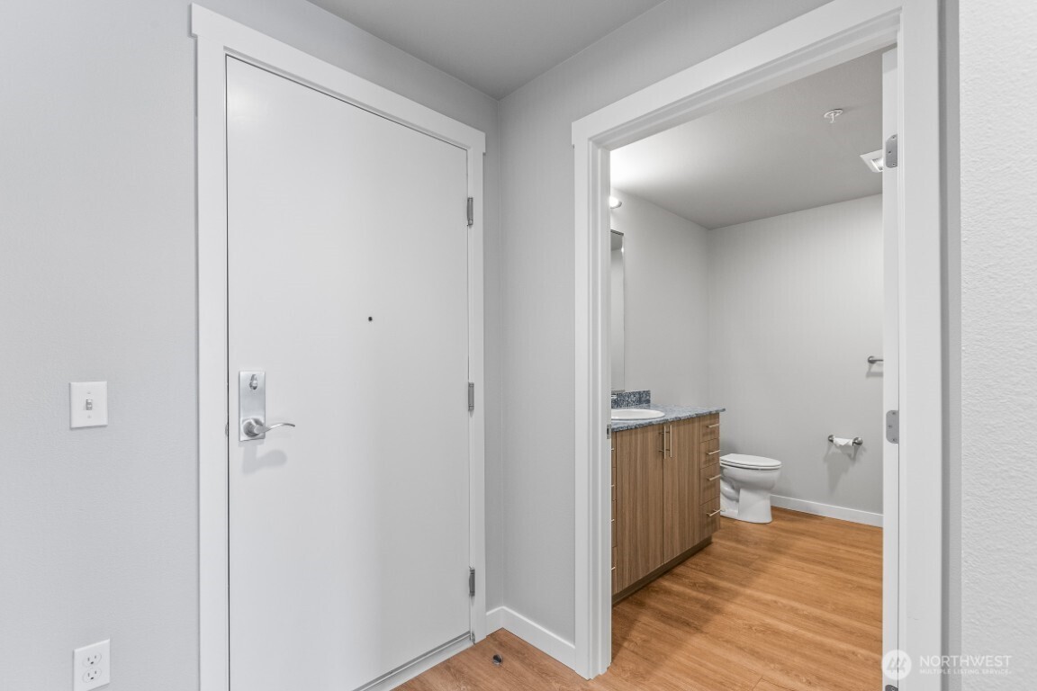 1085 103rd Avenue NE Bellevue WA 98004