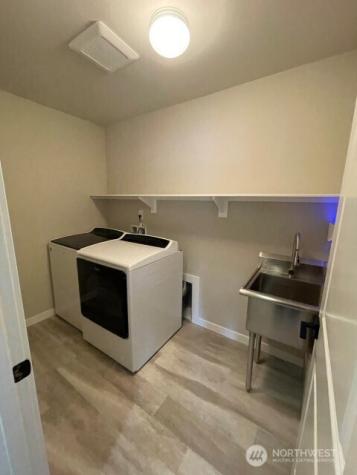 13420 Manor Way Lynnwood WA 98087