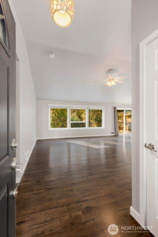 3122 Glacier Lane Camano Island WA 98282