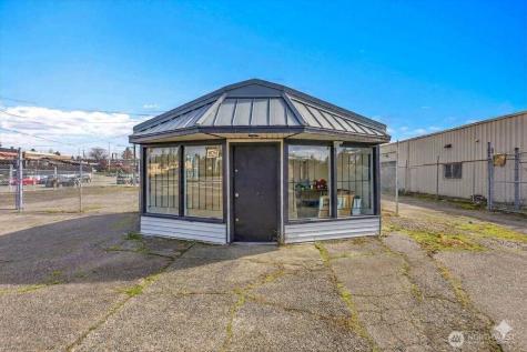 9808 17th Avenue SW Seattle WA 98106
