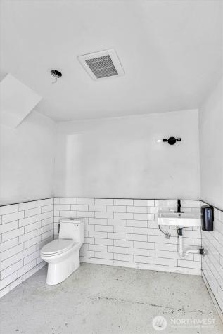 9808 17th Avenue SW Seattle WA 98106