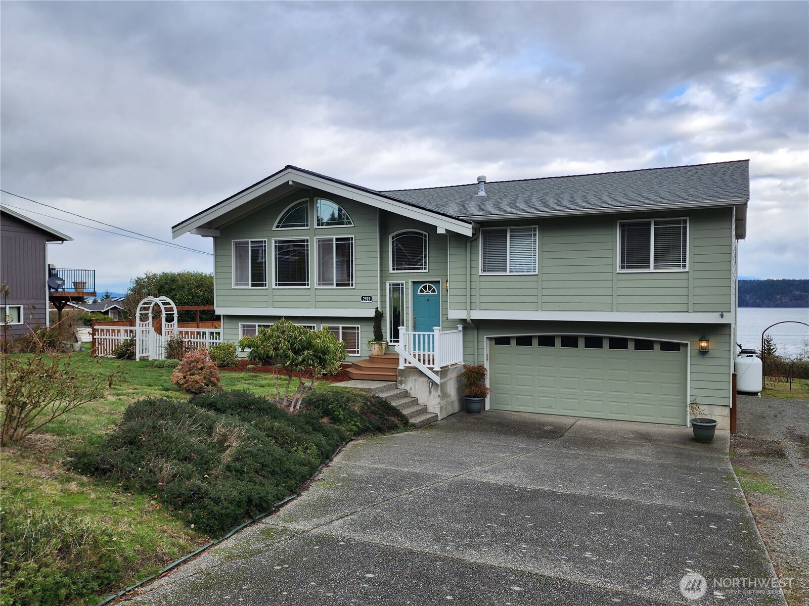 2919 Viewmont Place Camano Island WA 98282