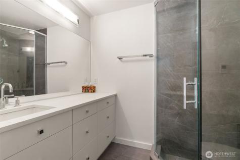 6333 Lake Washington Boulevard NE Kirkland WA 98033