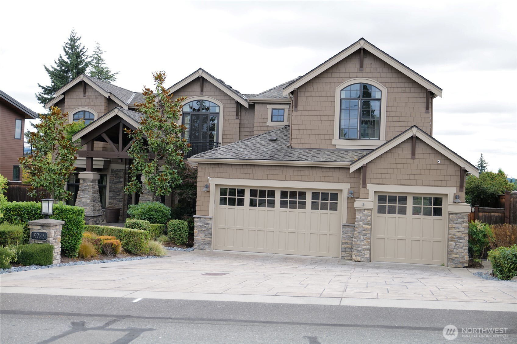 9723 NE 13th Street Clyde Hill WA 98004