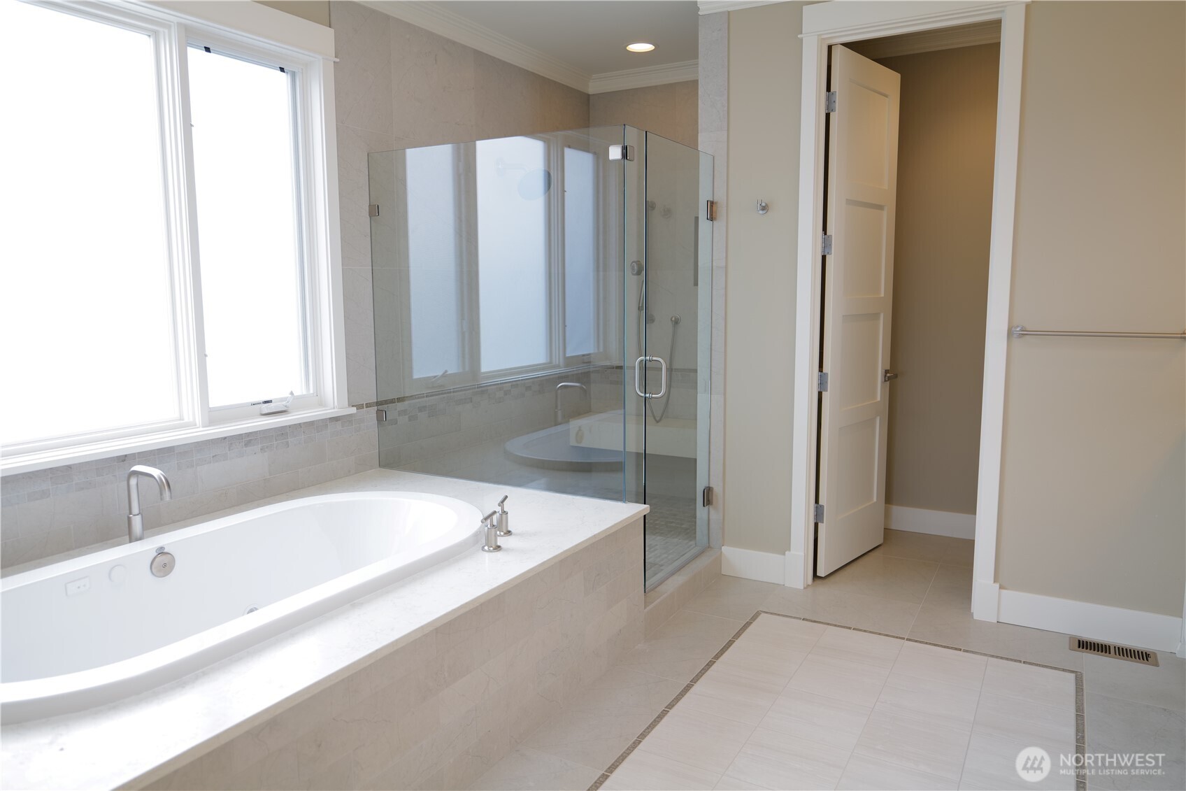 9723 NE 13th Street Clyde Hill WA 98004
