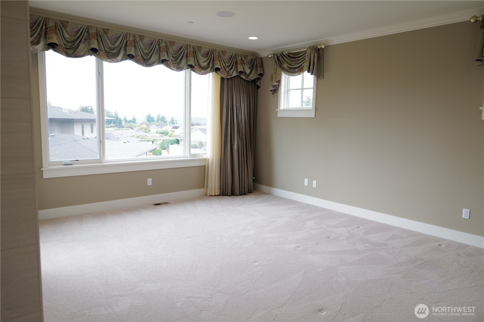 9723 NE 13th Street Clyde Hill WA 98004