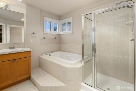 12115 SE 41st Bellevue WA 98006
