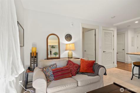 511 100th Avenue NE Bellevue WA 98004